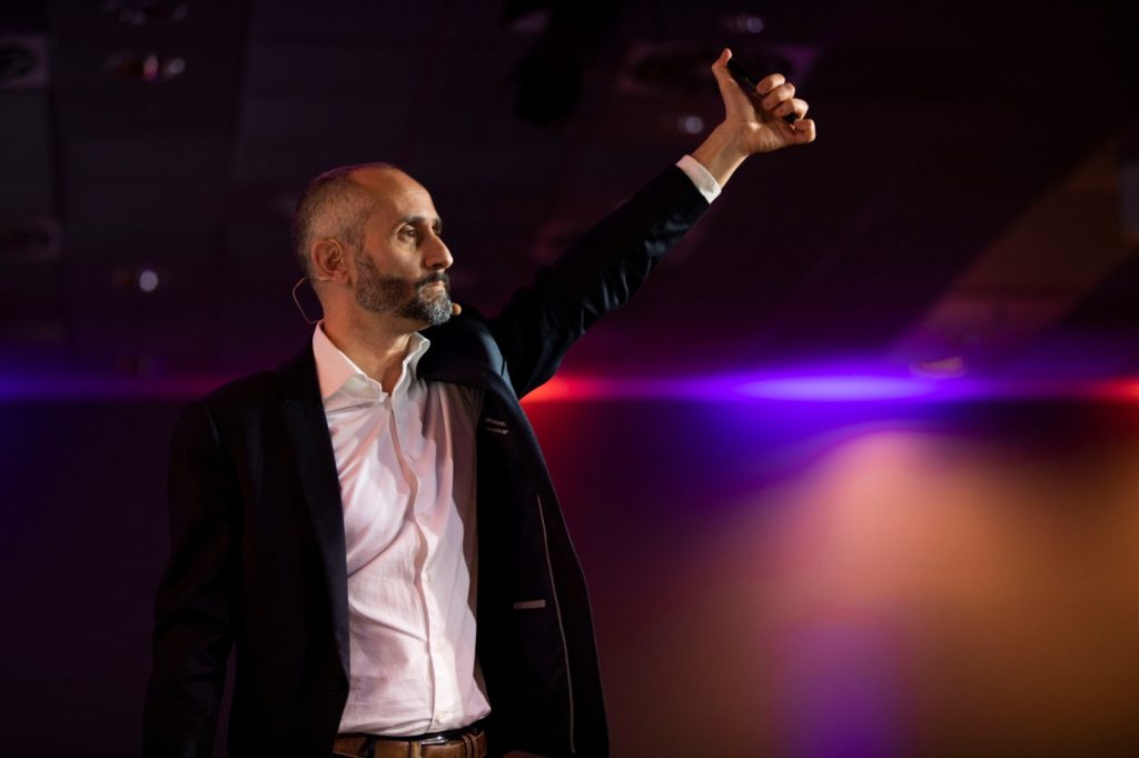 Max Merighetti trading online